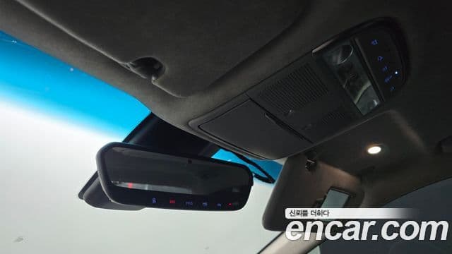 Genesis EQ900 Prestige, 2016 19