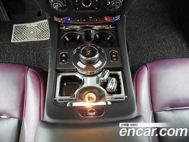 Rolls-Royce 레이스 6.6 чёрный эмблема, badge, 2017 8