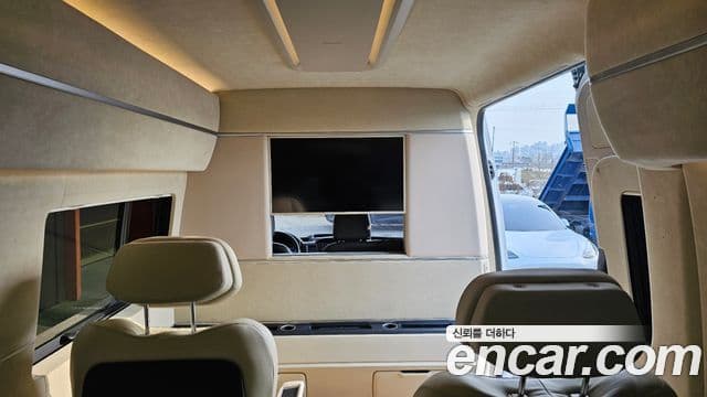 Hyundai 쏠라티 лимузин, 2018 17