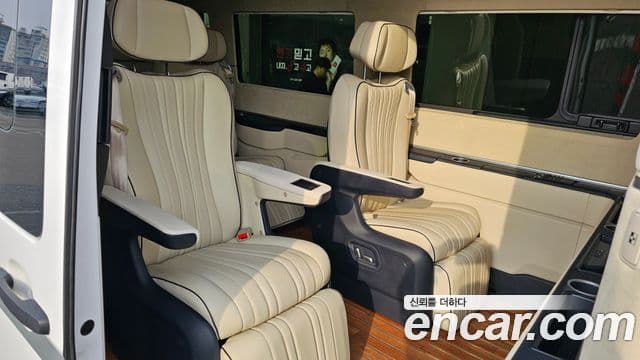 Hyundai 쏠라티 лимузин, 2018 18