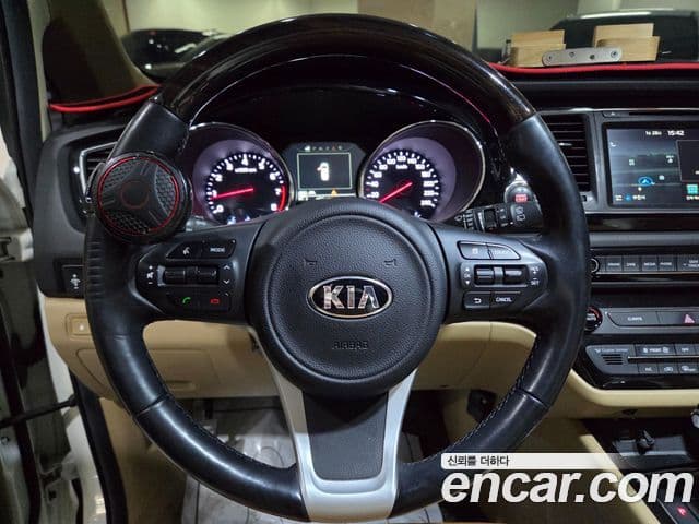 Kia All New Carnival бензин 9인승 High Limousine(компания по спецнадстройкам), 2016 10