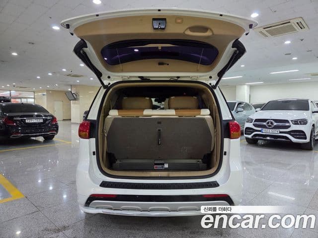 Kia All New Carnival бензин 9인승 High Limousine(компания по спецнадстройкам), 2016 20