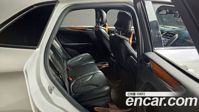 Lincoln MKC, 2017 13