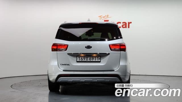 Kia All New Carnival Prestige, 2016 4