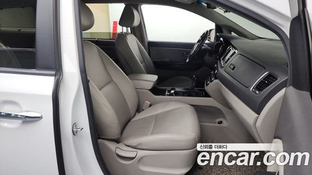 Kia All New Carnival Prestige, 2016 10