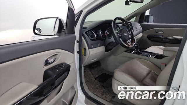 Kia All New Carnival Prestige, 2016 12