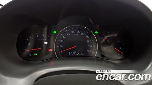 Kia Carnival R Premium, 2013 8