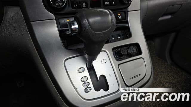 Kia Carnival R Premium, 2013 9