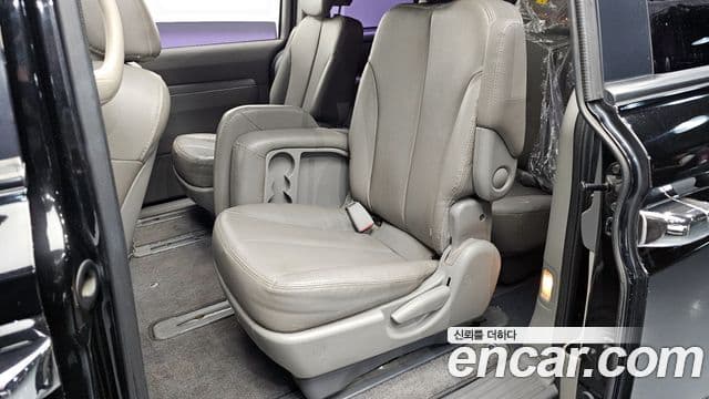 Kia Carnival R Premium, 2013 12