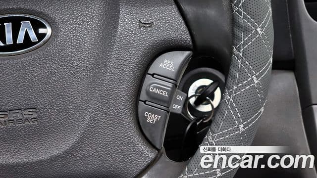 Kia Carnival R Premium, 2013 14