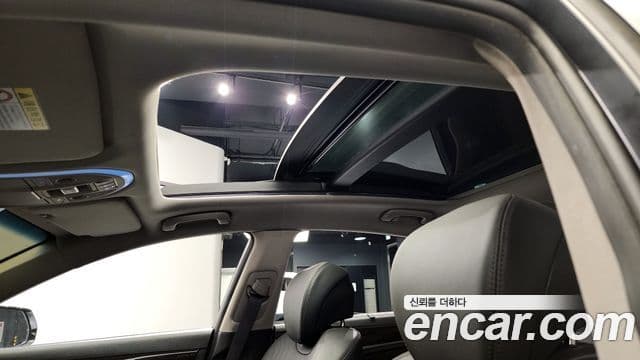 Genesis G80 Premium Luxury, 2019 18