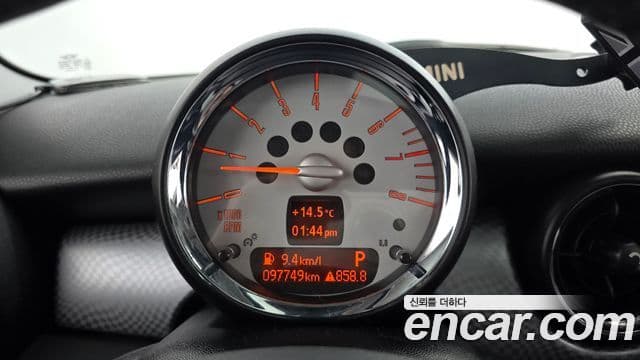 Mini Cooper S 클럽맨 1세대, 2010 8