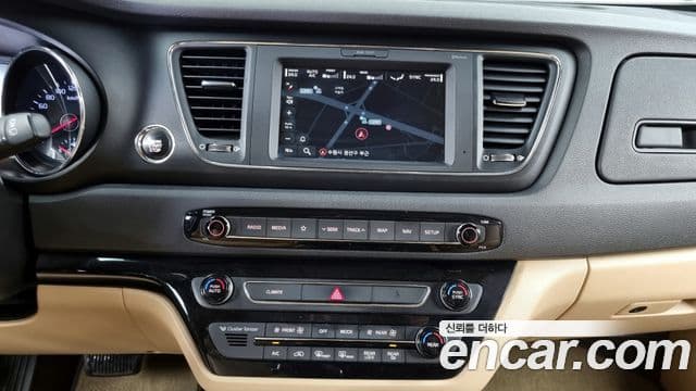 Kia The / новый New Carnival Luxury, 2019 14