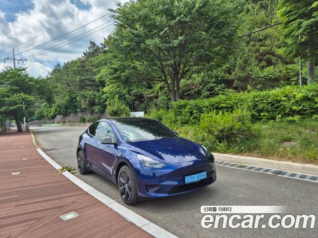 Tesla модель Y, 2023 1