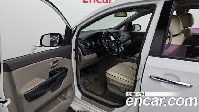 Kia All New Carnival 9인승 High Limousine(компания по спецнадстройкам), 2015 10