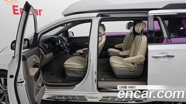 Kia All New Carnival 9인승 High Limousine(компания по спецнадстройкам), 2015 17