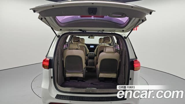 Kia All New Carnival 9인승 High Limousine(компания по спецнадстройкам), 2015 20