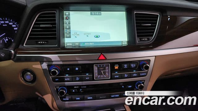 Genesis G80 Premium Luxury, 2017 16