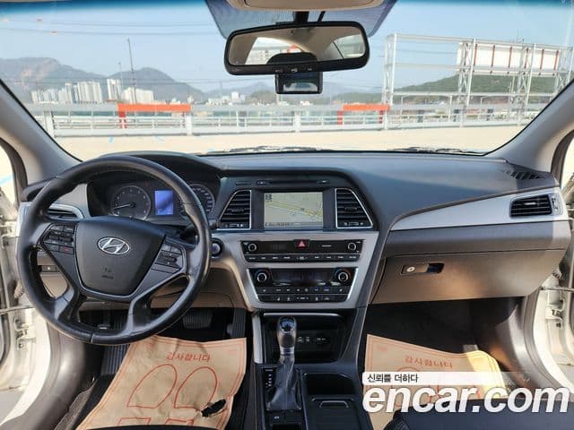Hyundai LF Sonata Premium, 2015 9