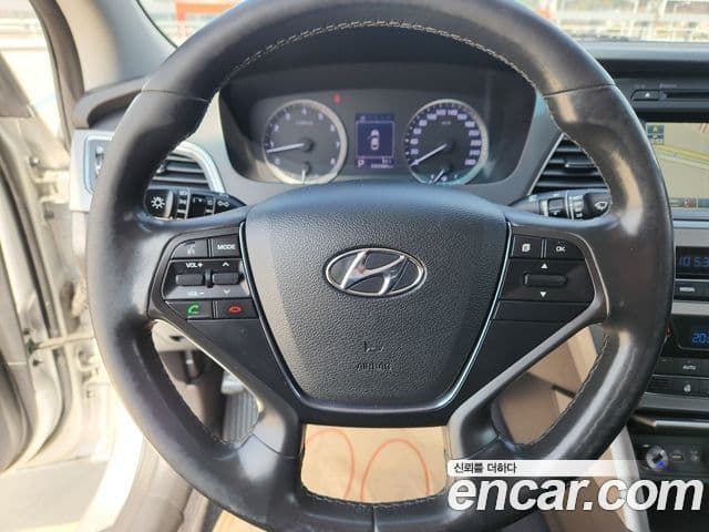 Hyundai LF Sonata Premium, 2015 15