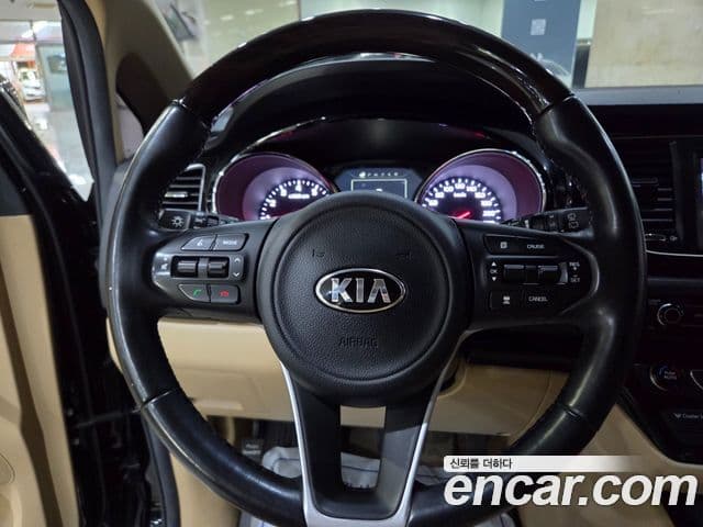 Kia All New Carnival President, 2017 10