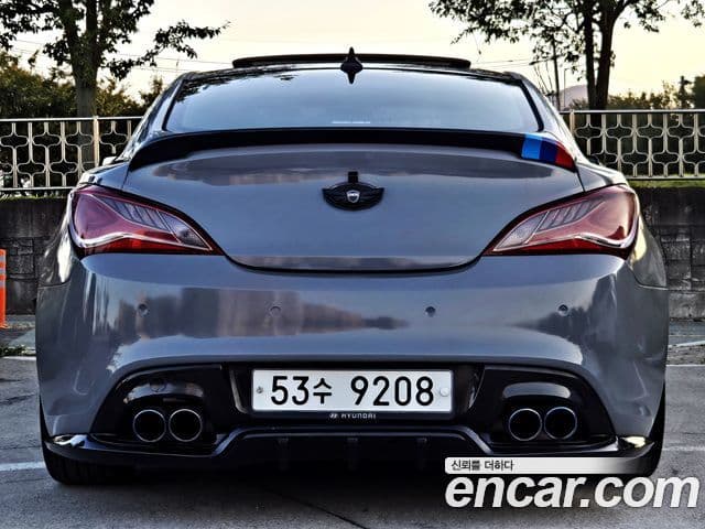 Hyundai Genesis купе 200 турбо P, 2010 4