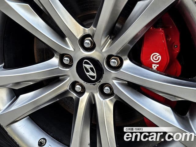 Hyundai Genesis купе 200 турбо P, 2010 все фото