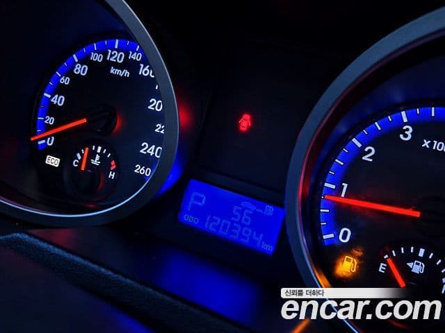 Hyundai Genesis купе 200 турбо P, 2010 8