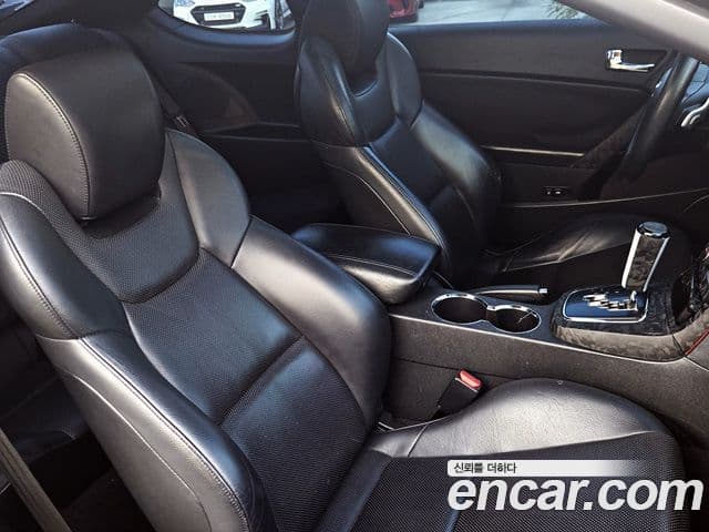 Hyundai Genesis купе 200 турбо P, 2010 10