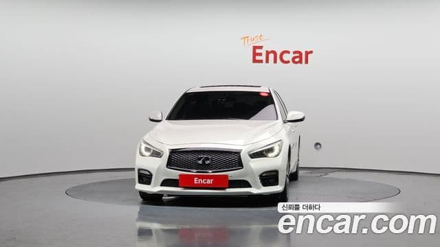 Infiniti Q50 3.5 гибрид Essence, 2016 3