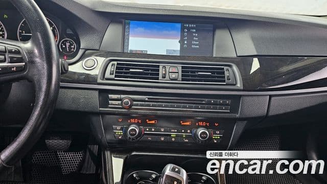 BMW 5시리즈 (F10), 2011 14