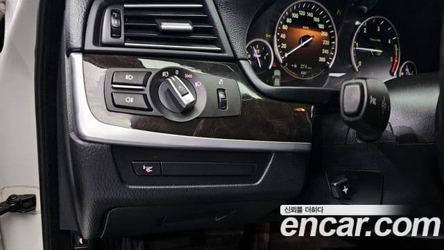 BMW 5시리즈 (F10), 2011 17