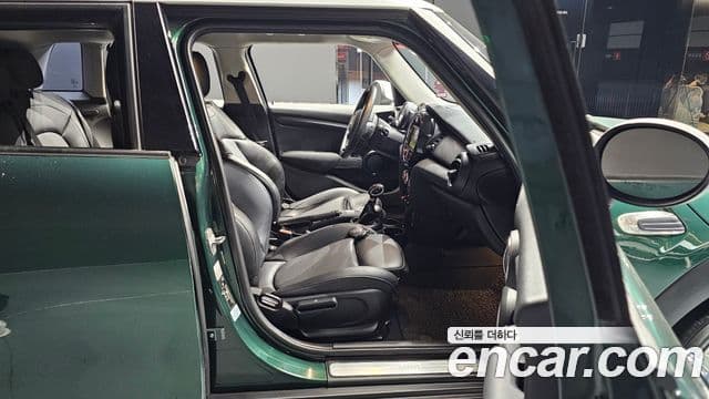 Mini Cooper 3세대, 2018 10