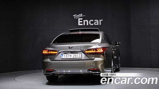 Lexus LS500h 5세대 3.5 Luxury AWD, 2024 4