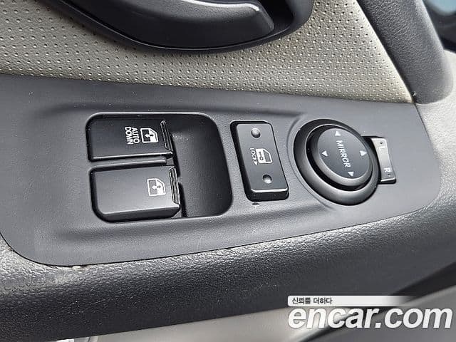 Hyundai Grand Starex CVX Deluxe, 2014 14