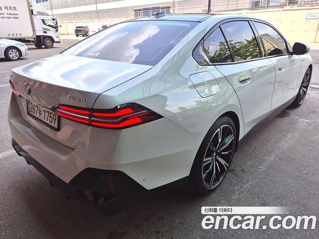 BMW 5시리즈 (G60) 530i xDrive M Sport, 2025 все фото