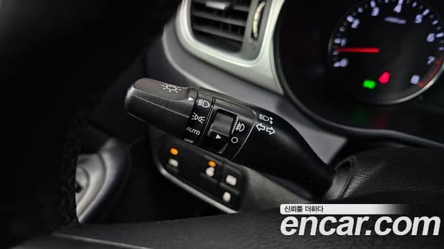 Kia All New Carens Prestige, 2016 17