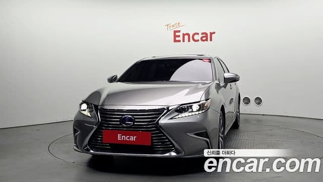 Lexus New ES300h XV60, 2018 3