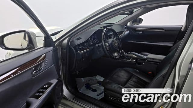 Lexus New ES300h XV60, 2018 10