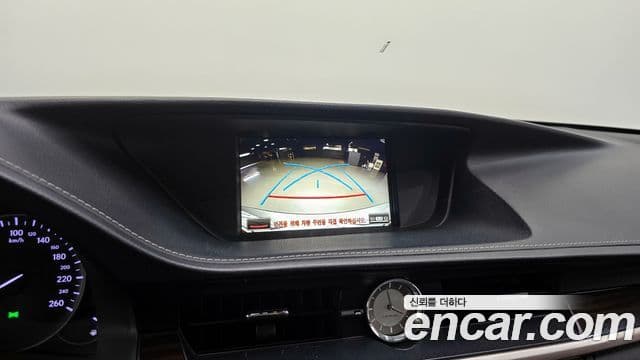 Lexus New ES300h XV60, 2018 17