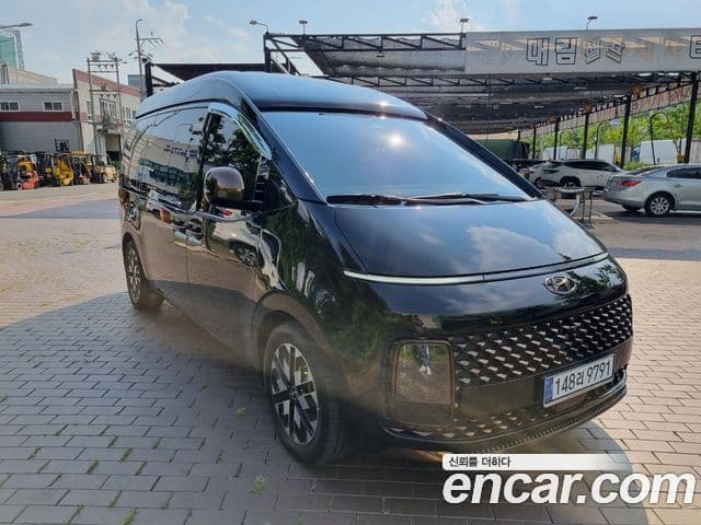Hyundai Staria лимузин, 2023 1