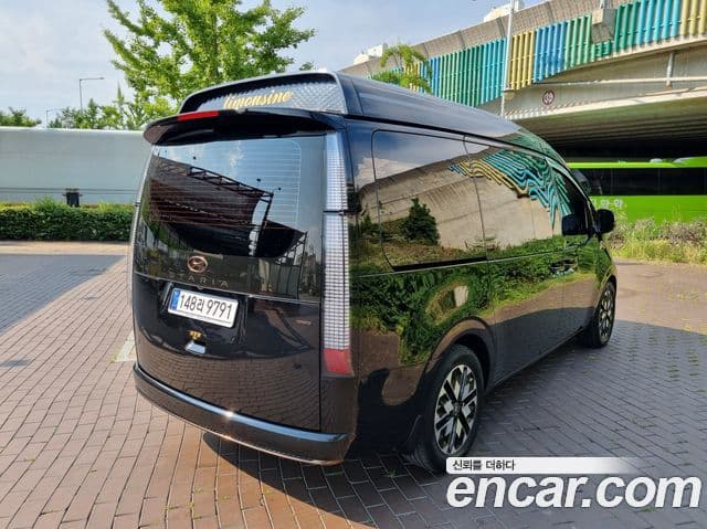 Hyundai Staria лимузин, 2023 4