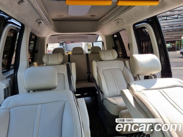 Hyundai Staria лимузин, 2023 8