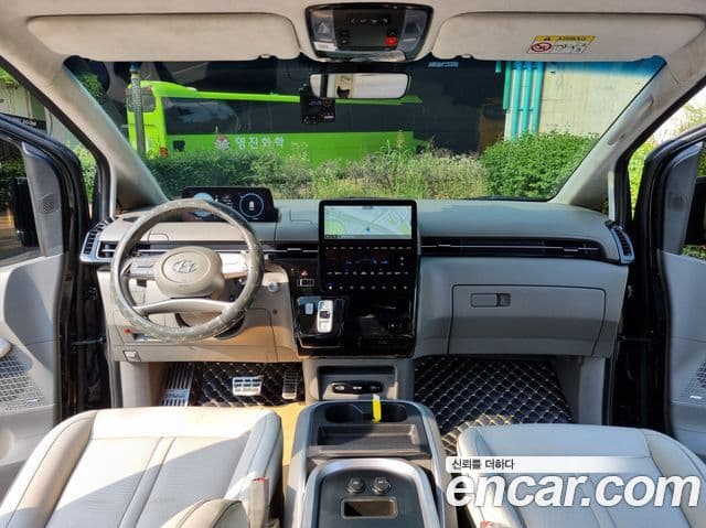 Hyundai Staria лимузин, 2023 9