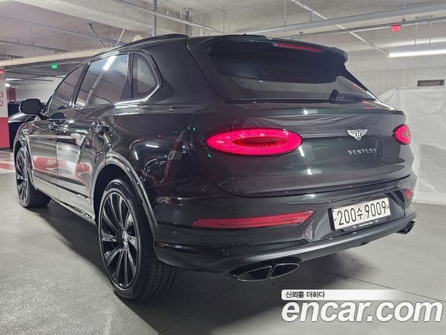 Bentley Bentayga 4.0 V8 EWB Mulliner, 2024 2