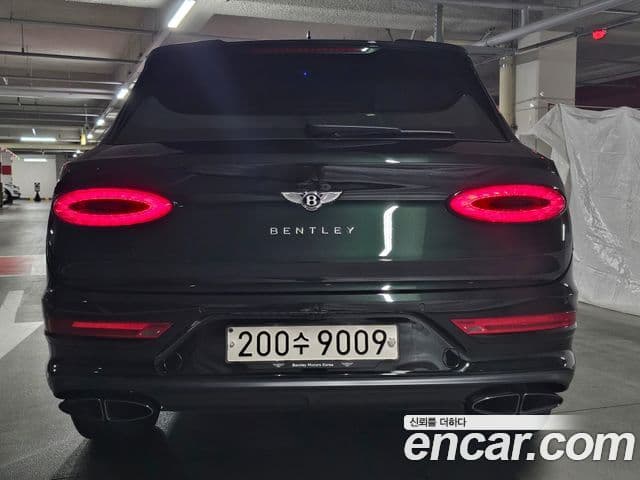 Bentley Bentayga 4.0 V8 EWB Mulliner, 2024 4