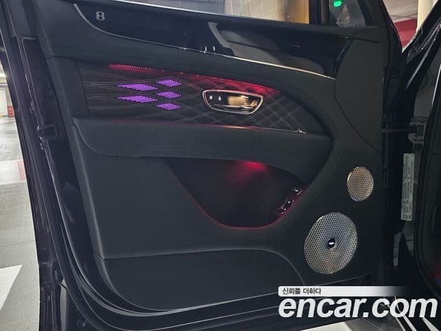 Bentley Bentayga 4.0 V8 EWB Mulliner, 2024 все фото