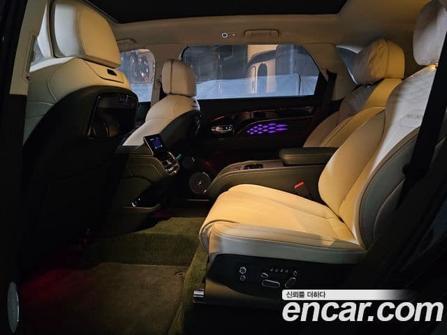Bentley Bentayga 4.0 V8 EWB Mulliner, 2024 12