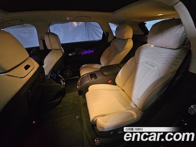 Bentley Bentayga 4.0 V8 EWB Mulliner, 2024 13