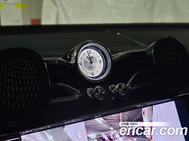 Bentley Bentayga 4.0 V8 EWB Mulliner, 2024 18